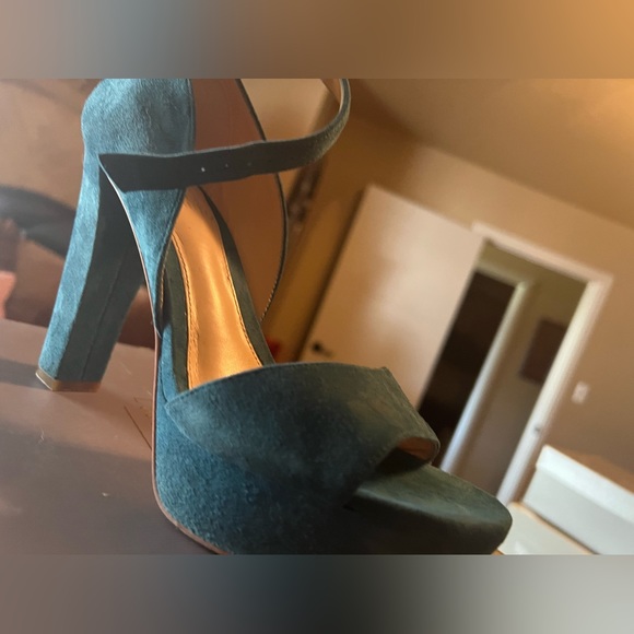 Shoes - High heel